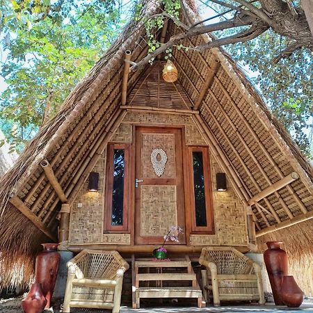 Отель Gili Hills Гили Траванган Экстерьер фото