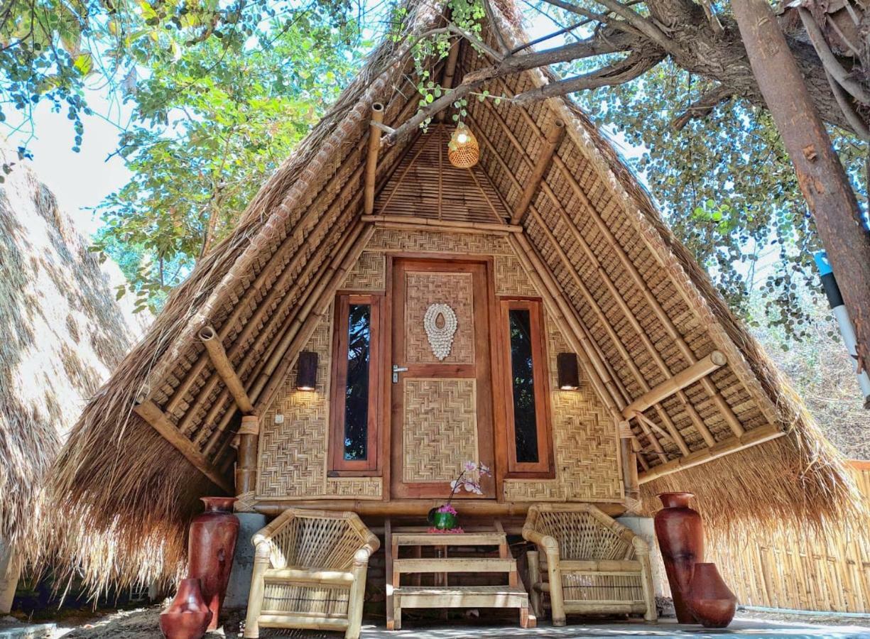 Отель Gili Hills Гили Траванган Экстерьер фото