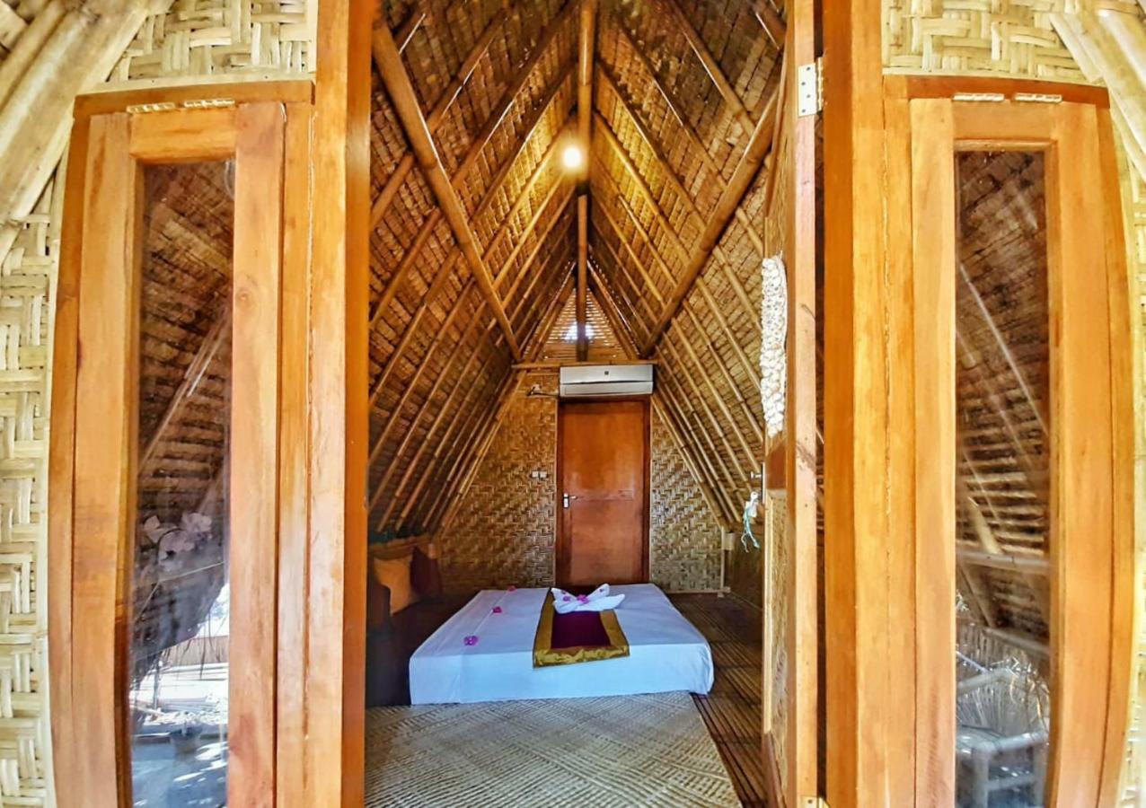 Отель Gili Hills Гили Траванган Экстерьер фото